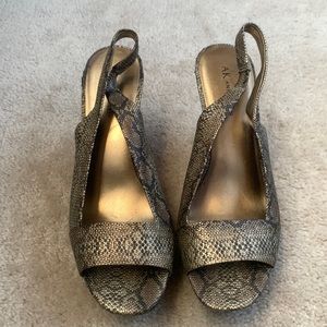 Snake skin Anne Klein heeled wedges, size 8.5